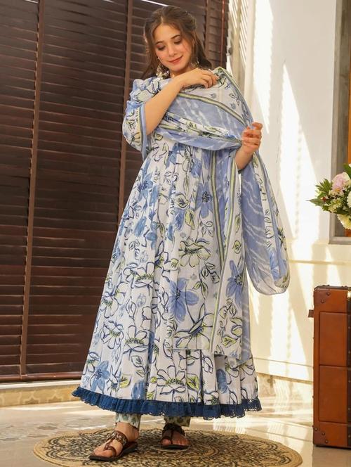 women floral sleeveless kurta pant with dupatta set - 22057679 - Very Small Image - 1