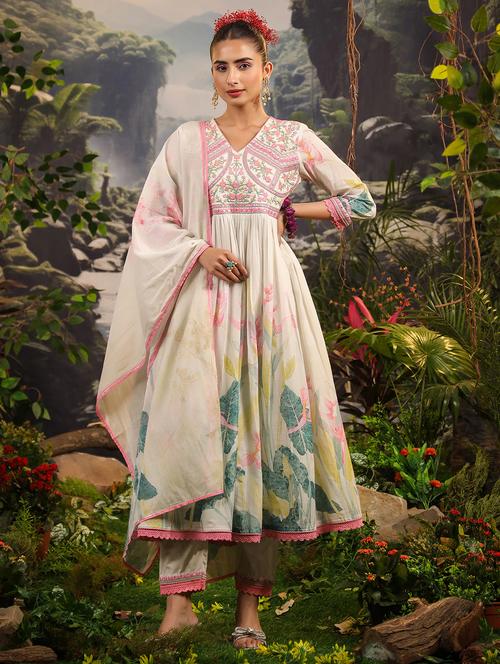 women thre quarter sleeve anarkali kurta pant with dupatta set - 22071564 - Very Small Image - 1