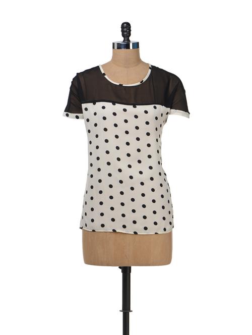 polka dotted white top - 34734 - Very Small Image - 1