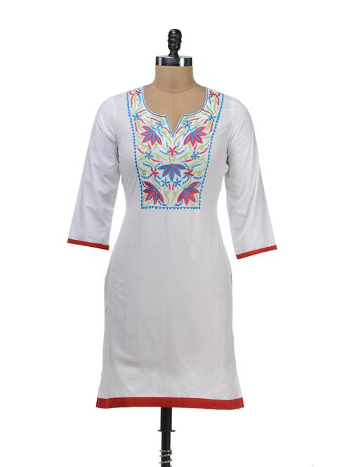 chic white kurta with embroidered yoke - 36605 - Very Small Image - 1