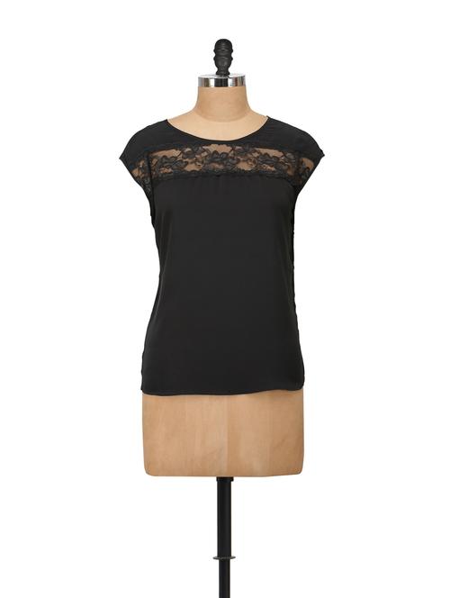 chic black top with lace yoke - 55352 - Very Small Image - 1