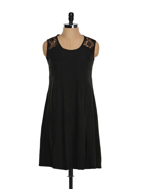 black pleated flaired skirt with lace shoulders - 859138 - Very Small Image - 1