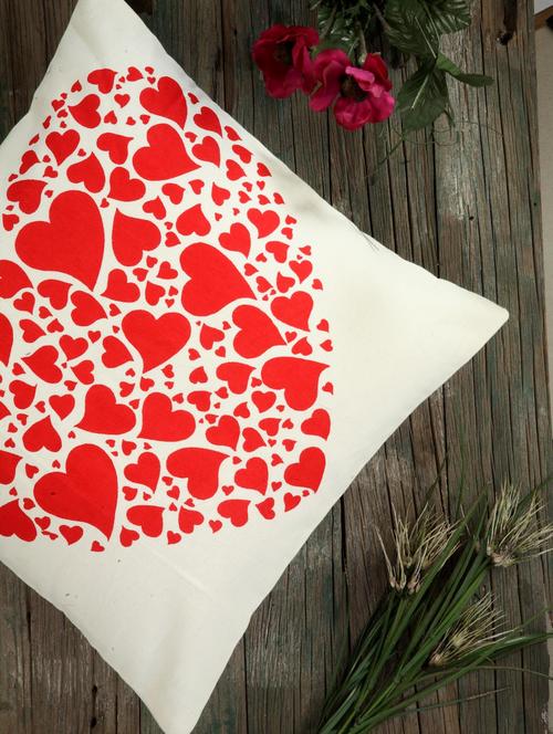 cream base cushion covers with red heart prints (set of 2) - 888783 - Very Small Image - 1