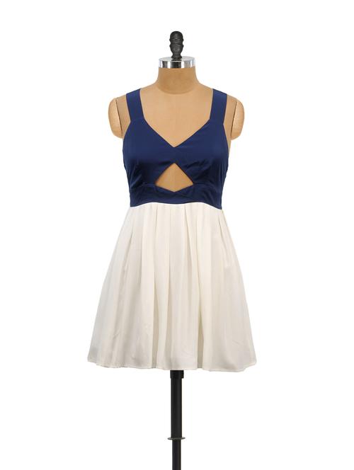 white and blue front keyhole dress - 907799 - Very Small Image - 1