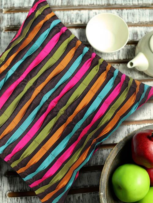 contemporary style reverse pleating technique multi-coloured cushion cover - 909077 - Very Small Image - 1