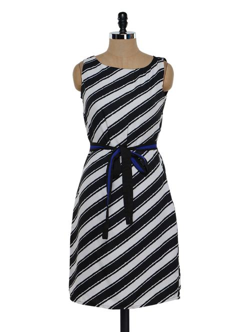 Monochrome diagonal striped dress - 913927 - Very Small Image - 1