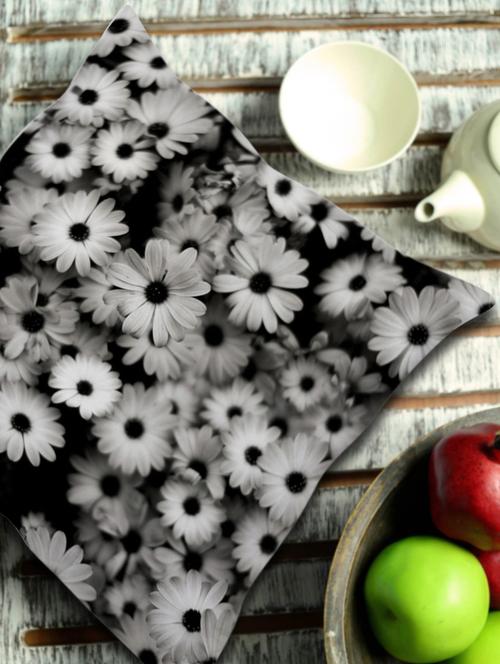 white daisies cushion cover - 930102 - Very Small Image - 1