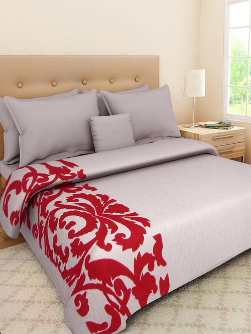 off white cotton quilt - 9653977 - Very Small Image - 1
