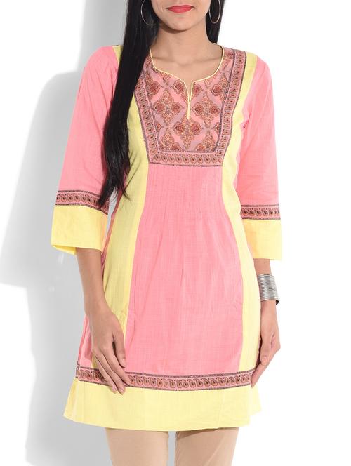 pink printed quarter sleeved cotton kurta - 9655598 - Very Small Image - 1