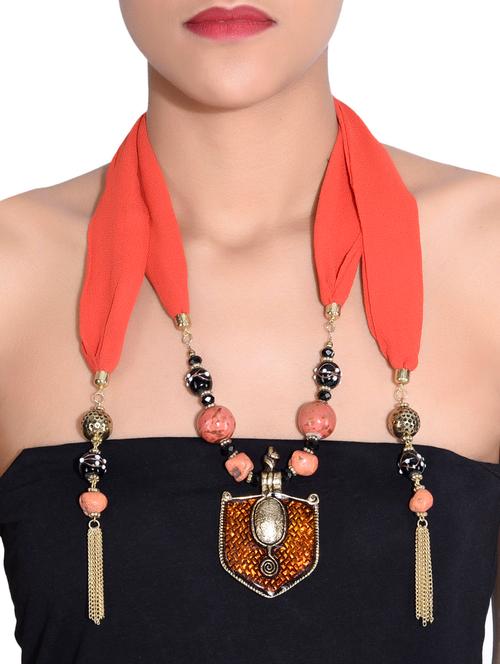 Red beaded drop necklace - 9675318 - Very Small Image - 1