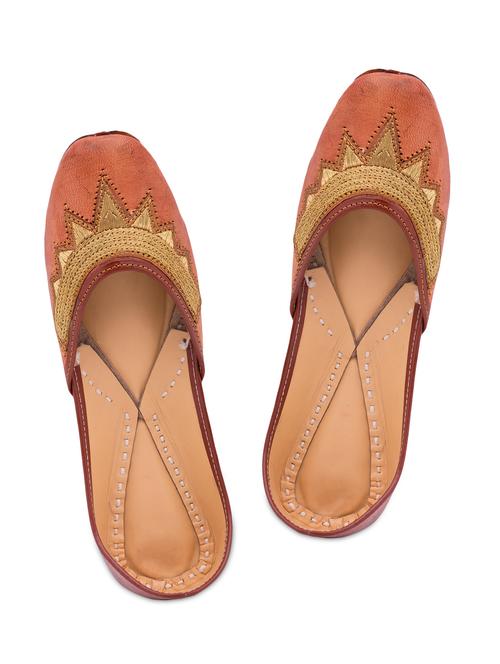 Rust embroidered leather mojaris - 9707052 - Very Small Image - 1