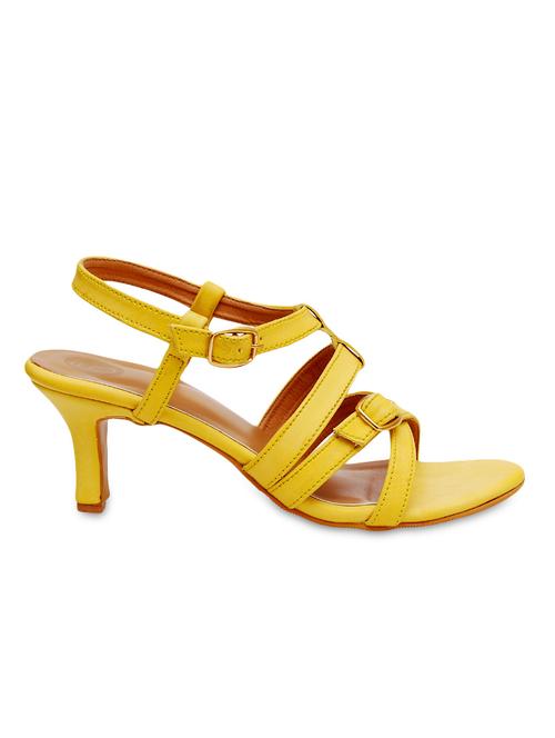 yellow faux leather sandals - 9770616 - Very Small Image - 1