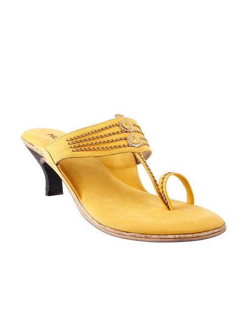 yellow Leatherette kolhapuris - 9902894 - Very Small Image - 1