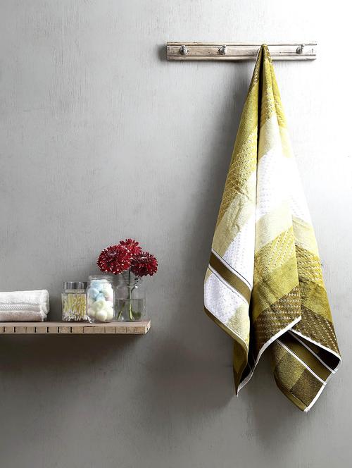 first row multicolor bath towel - 10068374 - Very Small Image - 1