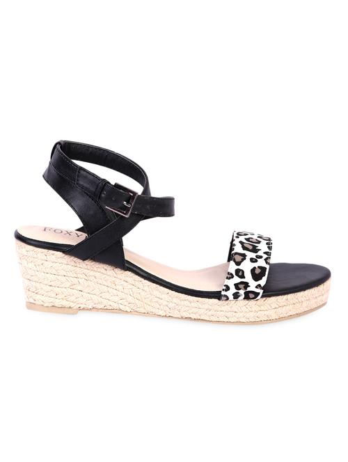 monochrome strappy sandals - 1045170 - Very Small Image - 1