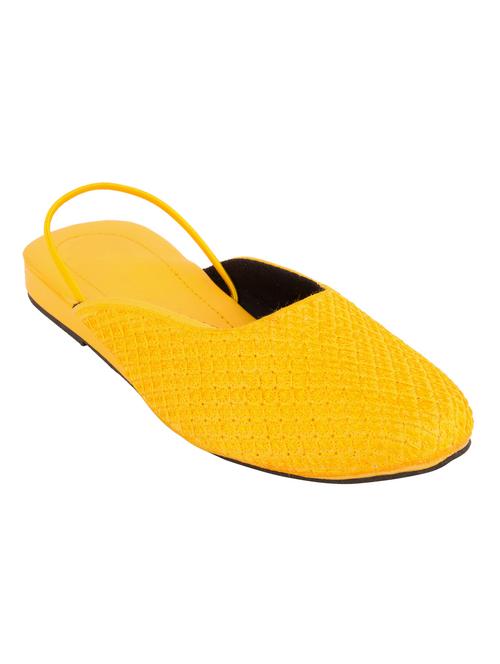 yellow fabric jutis & mojaris - 10478313 - Very Small Image - 1