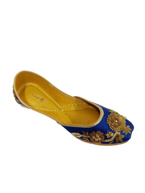 royal blue hand embroidered silk juttis - 10526274 - Very Small Image - 1