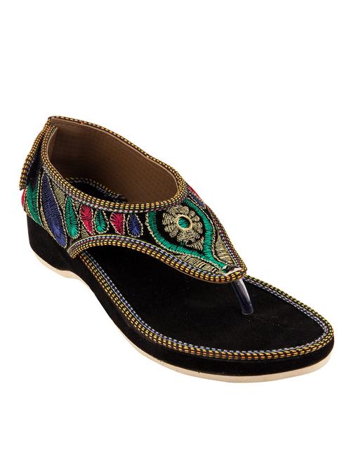 multi ethnic sandals - 10539617 - Very Small Image - 1