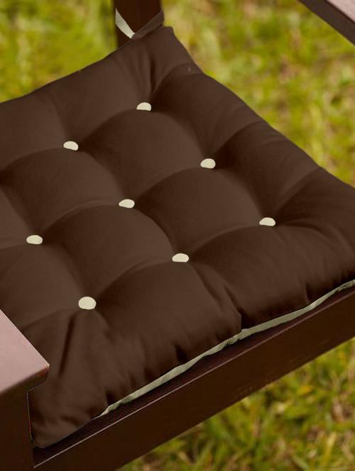 lushomes half panama bi-color french roast and ecru chaircushion with 9+9 buttons and 4 strings - 10551835 - Very Small Image - 1