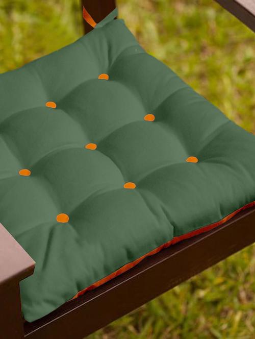 lushomes half panama bi-color vineyard green and sun orange chair cushion with 9+9 buttons and 4 strings - 10551843 - Very Small Image - 1