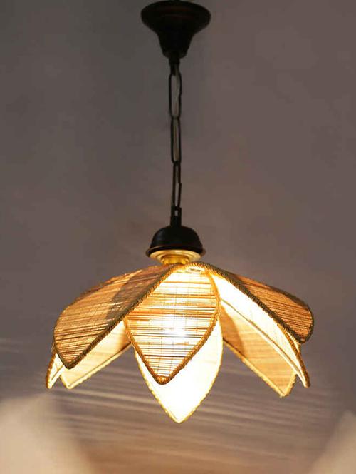 Bamboo Hanging - 10596705 - Very Small Image - 1