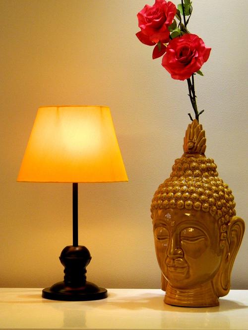 yellow metal and fabric table lamp - 1067145 - Very Small Image - 1