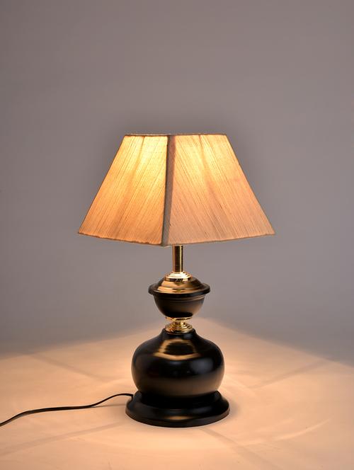 cream metal table lamp - 1067208 - Very Small Image - 1
