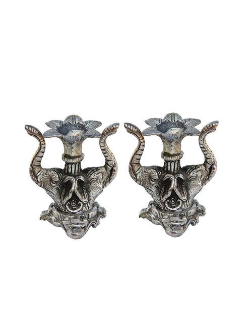 pair of candle holders placed on double elephants head in metal - 11017714 - Very Small Image - 1