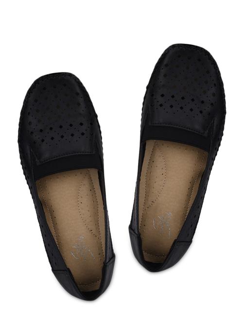 geometric pattern cut work leatherette loafers - 1107841 - Very Small Image - 1