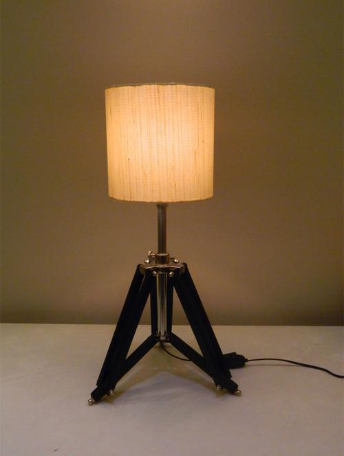 tripod table lamp in mango wood with fabric shade - 11106768 - Very Small Image - 1