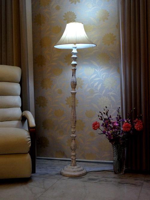 vintage white mango wood floor lamp with shade - 11190576 - Very Small Image - 1