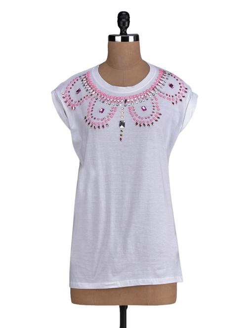 white embellished round neck top - 1135312 - Very Small Image - 1