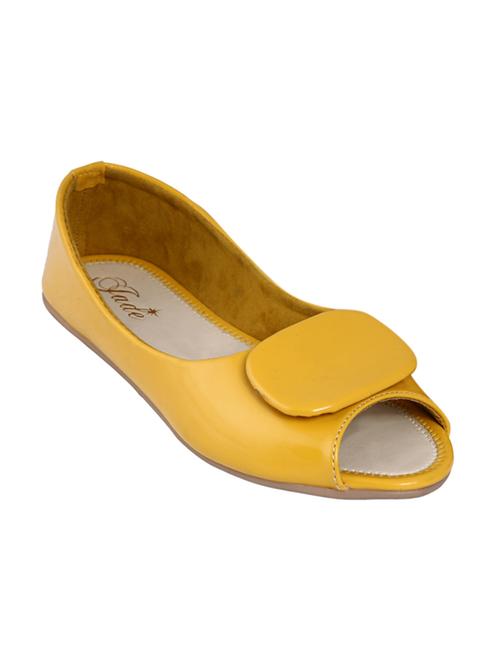 yellow faux leather sandals - 11685821 - Very Small Image - 1
