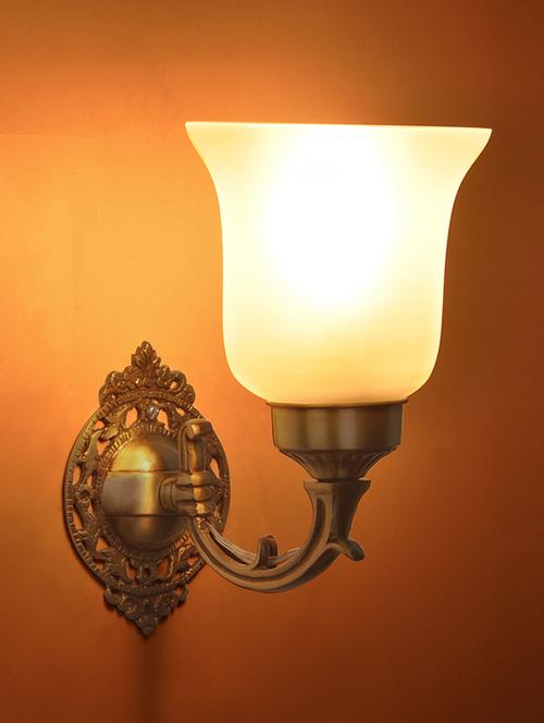 white single wall light - 1196214 - Very Small Image - 1