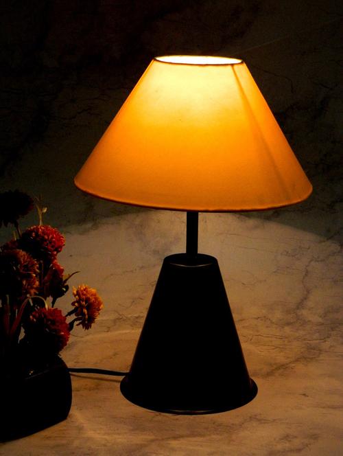 yellow metal and fabric table lamp - 1204334 - Very Small Image - 1