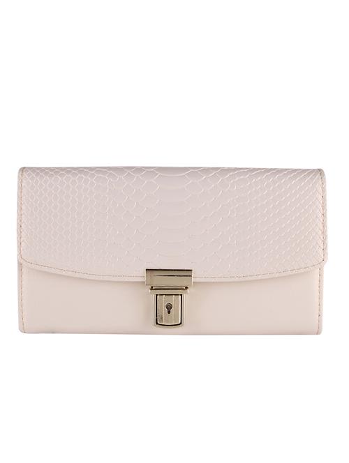 white leatherette textured clutch - 12104793 - Very Small Image - 1