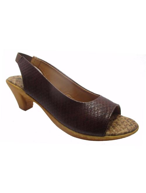 brown leatherette back strap sandals - 12183826 - Very Small Image - 1