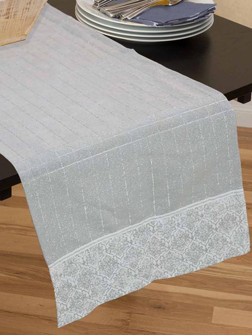 table runner - 12451788 - Very Small Image - 1