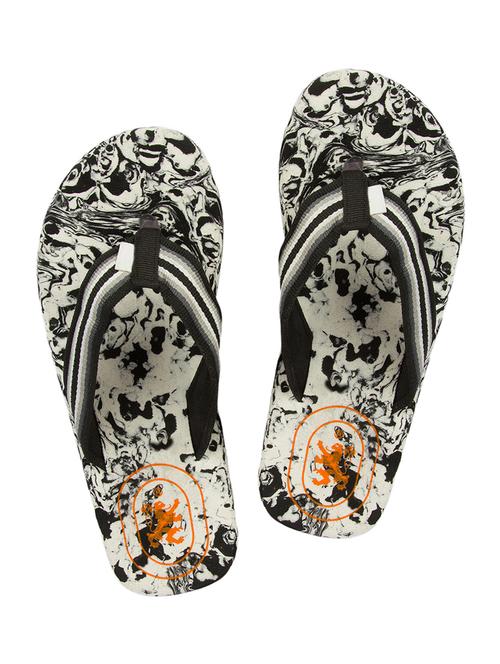 white rubber flip flops - 12790755 - Very Small Image - 1