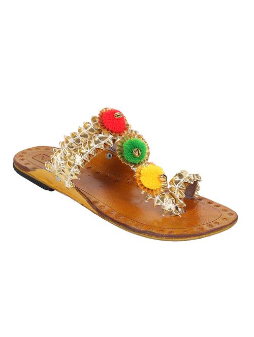 gold one toe kolhapuri - 13001878 - Very Small Image - 1