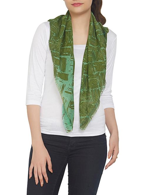 green woolen scarf - 13049035 - Very Small Image - 1