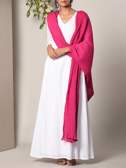 crinkled plain cotton pink dupatta - 13266590 - Very Small Image - 1