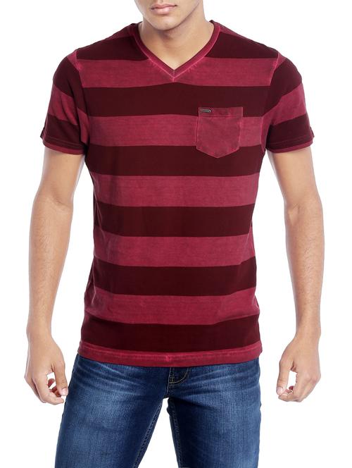 red cotton t-shirt - 13834972 - Very Small Image - 1