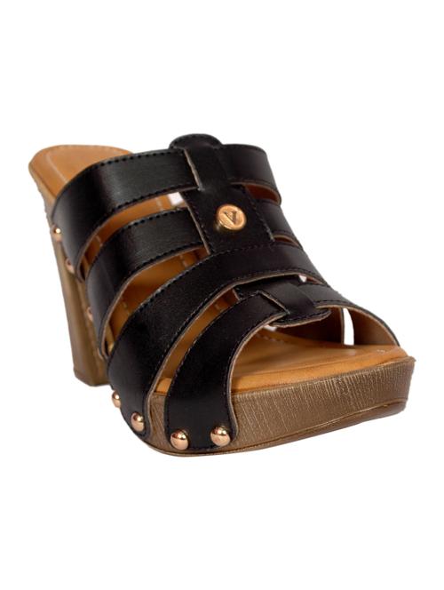 black platforms sandal - 13918439 - Very Small Image - 1