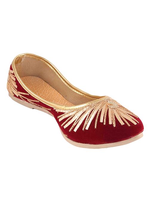 red ethnic jutis - 14127641 - Very Small Image - 1