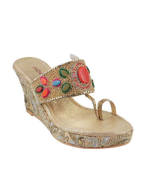 gold wedges - 14423209 - Very Small Image - 1