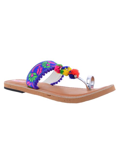 blue one toe kolhapuri - 14482716 - Very Small Image - 1
