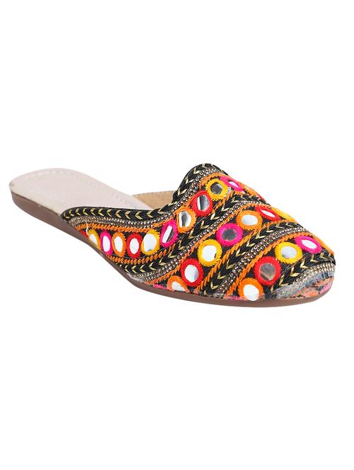 black slip on jutis - 14542724 - Very Small Image - 1