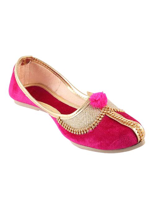 pink slip on jutis - 14545828 - Very Small Image - 1