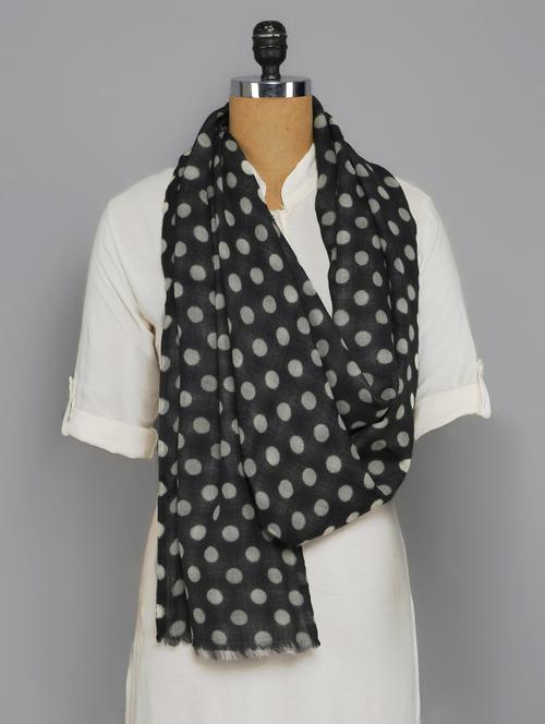 black woolen stole - 14556754 - Very Small Image - 1